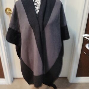 Woolrich Black and Gray Women's Wrap OS